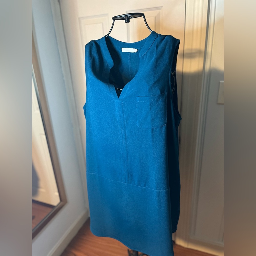 Beautiful sleeveless shift dresses for Lush ( Nordstrom).